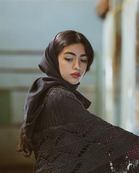 Pin By Zohra On O H S N A P Persian Girls Girl Photography Iranian