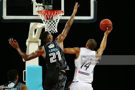 Mika Vukona Of The Bullets Goes Up Against Shawn Long Of The Breakers News Photo Getty Images