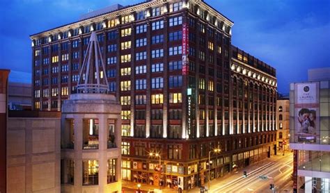 Angad arts hotel (aah) is a wholly new hospitality experience that embraces the visual arts, performance, fashion, literature and gastronomy. Best Hotels St. Louis