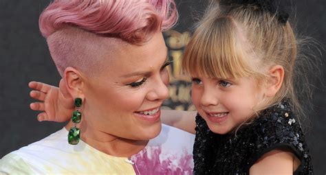 Pinks Daughters Hilarious Confession About Daughter Willow Who Magazine