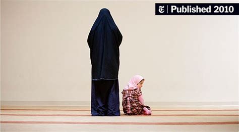 For American Muslims Choosing To Wear The Veil Poses Challenges The New York Times