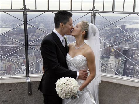 Empire State Building Hosts First Same Sex Weddings The