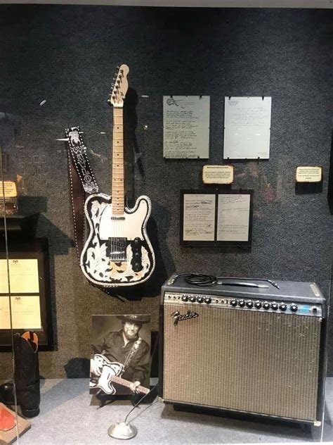 From folk music to bluegrass music, here are 10 legendary country music instruments and who changed the classic country music genre forever. Pin by Sherry Garrett on Classic country music | Country ...