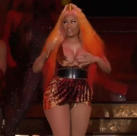 Nicki Minajs Costume Fails Her On Stage But She Carries On Like A