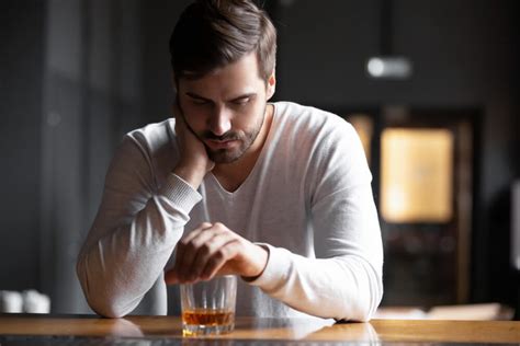7 Early Warning Signs Someone May Be Struggling With Alcoholism