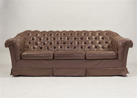 Chesterfield Style Three Seater Leather Sofa 119359