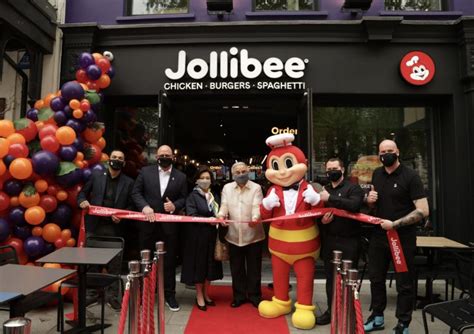 Jollibee London West End Opens With Hundreds Queueing As Early As 3 Am