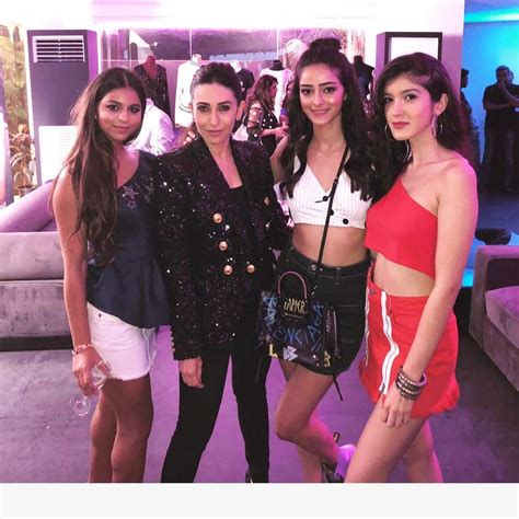 Suhana Khan Ananya Pandey Shanaya Kapoor Make For A Hot Gang Of Girls As They Pose With