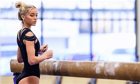 Look Olivia Dunne Introduces Lsu Gymnastics Newest Recruit The Spun