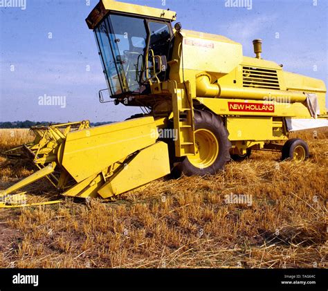 Combine Harvester Harvester Case Ih Puts Axial Flow 4088 Combine