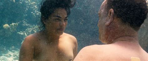 Sarita Choudhury Nude A Hologram For The King 2016 Hd 1080p