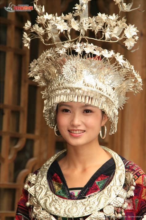 Hmong Girl Traditional Outfits Traditional Dresses Hmong Clothes