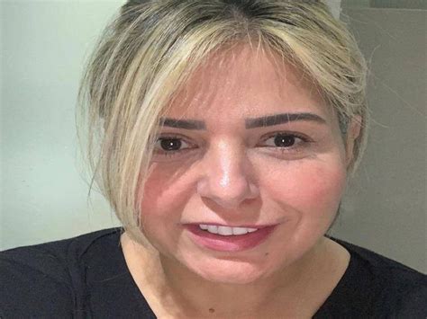 تحدّثت الإعلامية الكويتية مي العيدان عن الحالة الصحيّة للممثلة الكويتية إنتصار الشراح&#8203;، بسبب تطورات مرضها ووصولها لمرحلة خطرة، مؤكّدة «باروكة» الشراح تثير جدلا.. ما علاقة صابرين ؟ - أخبار ...