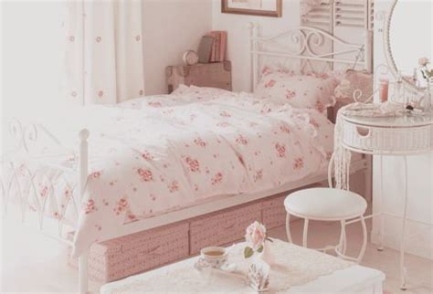 We searched online for new 1970s dresses in all of the vintage styles mentioned above. Pretty Bedrooms... | vintage | Pinterest | Pastel room ...