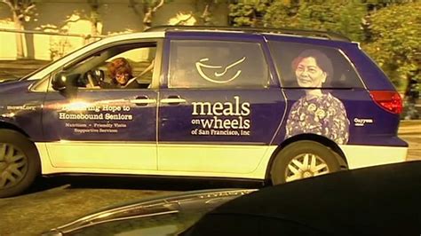 Volunteers Deliver Thanksgiving Meals To Seniors Through Meals On Wheels Abc7 San Francisco