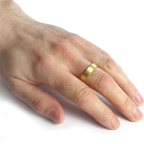 Https://techalive.net/wedding/5 Mm Wedding Ring On Hand