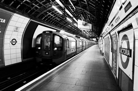 London Underground Train Black And White London Tube London Map