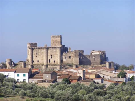 Maybe you would like to learn more about one of these? Se movilizan para salvar de la ruina al castillo de Belvís ...