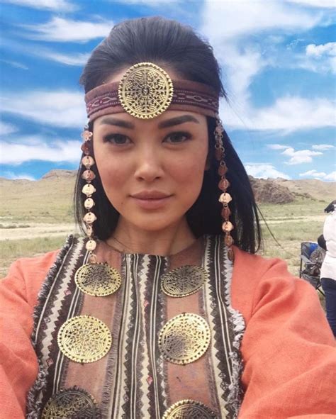 Kazakhstan Traditional Fashion Traditional Outfits Asian Beauty