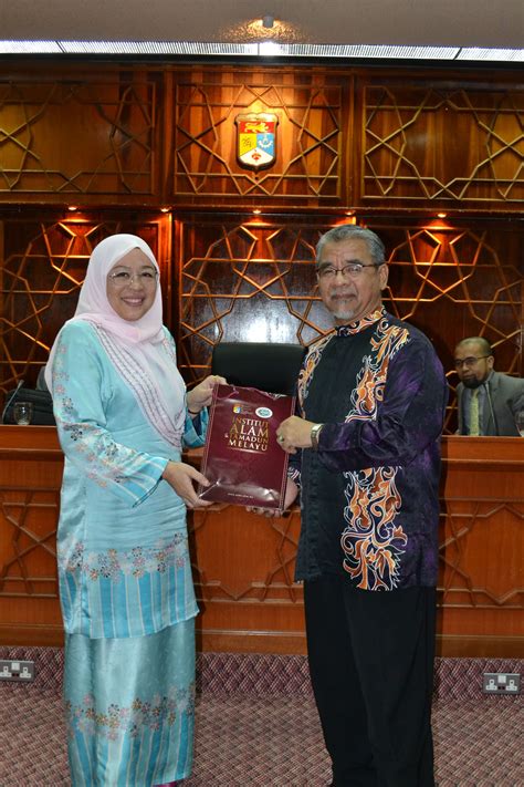 Perjalanan negara baru republik indonesia ternyata tidak luput dari rongrongan pihak belanda yang menginginkan untuk kembali berkuasa di indonesia. Siri Wacana Cendekiawan ATMA: Kedaulatan Undang-Undang ...