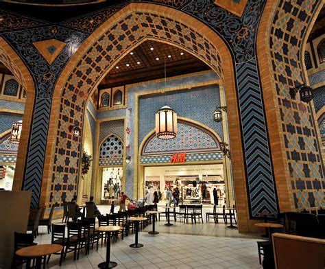 Последние твиты от h&m uae (@hmuae). IBN Battuta Mall Dubai UAE H&M in Background | Swissrock ...