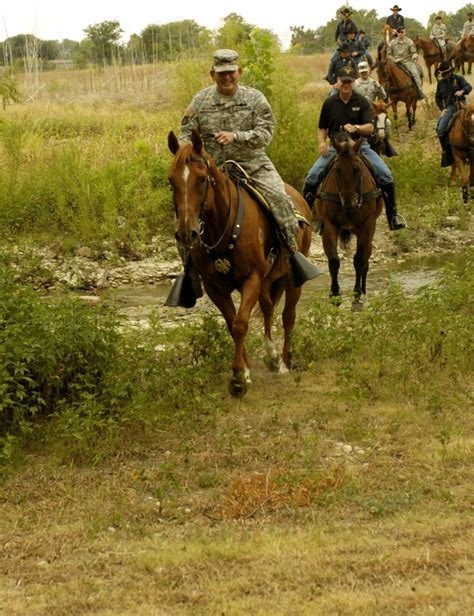 Forscom General Visits 1st Cavalryacaacs Horse Detachment Article