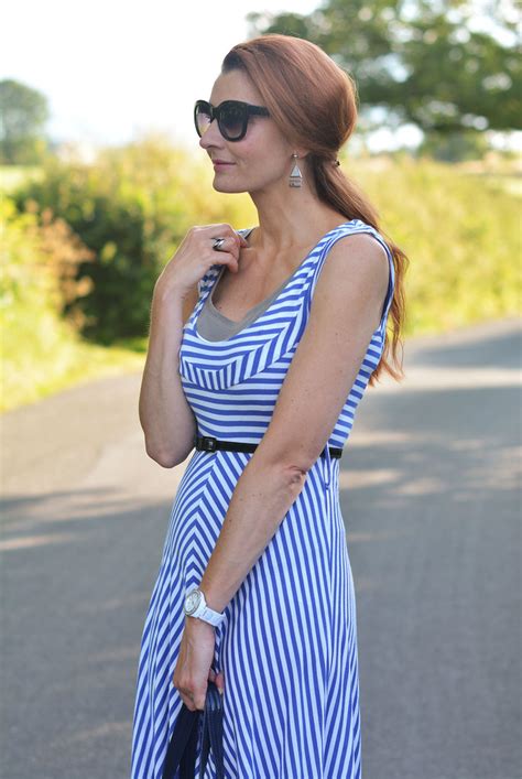 wearing an old favourite a blue striped summer dress with black accents pasley theake