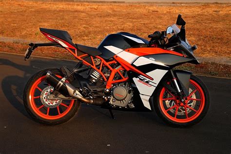 Ktm 200 duke is priced at rs. KTM RC 390 Price , Specs, Mileage, Reviews