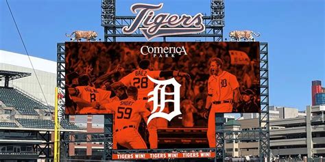 Detroit Tigers New Scoreboard Is Mlbs Second Largest Crains
