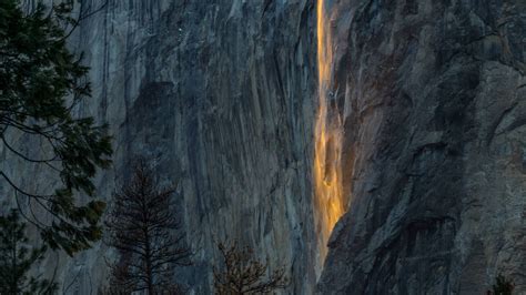 Horsetail Fall Yosemites Natural Firefall 4k Wallpaper