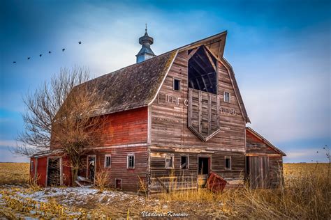 Dream barns for horse lovers everywhere. South Dakota - Vlad Kononov - Engraving
