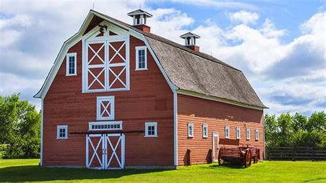 4 Way To Design Barn Conversions Gambrel Barn Barn Windows Country