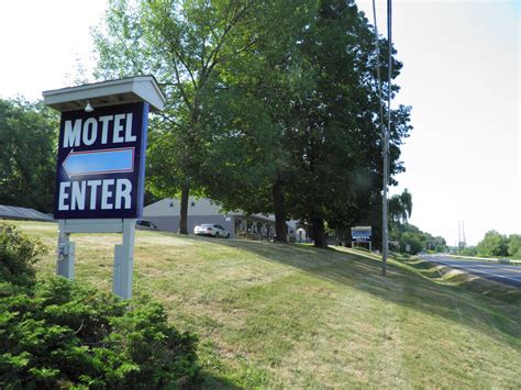 Maybe you would like to learn more about one of these? Hillcrest Motel & Cabins - Wisconsin Great River Road