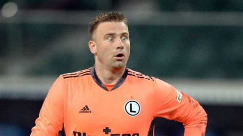 Legia warszawa, known in english as legia warsaw, is a professional football club based in warsaw, poland. Legia - Cracovia: Transmisja TV online. Gdzie oglądać ...