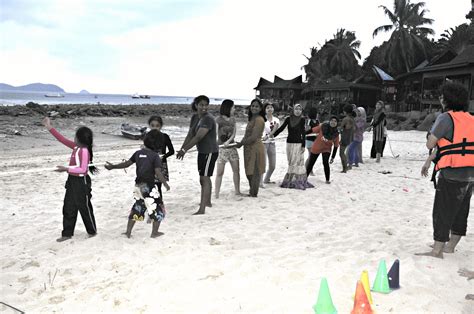 Tertunailah Hasrat Di Hati Sukaneka Tepi Pantai Kampung Salang Pulau