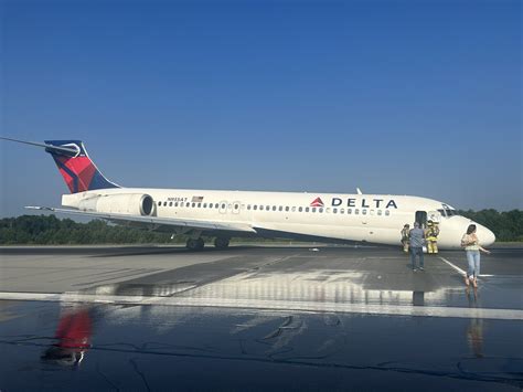 Plane Lands Without Nose Gear Extended At Charlotte Airport