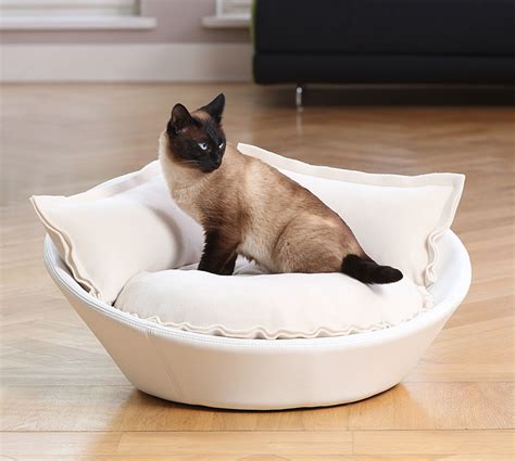 Vielen katzenhaltern ist es wichtig, dass die katzenbettchen. Katzenbett von Hand gefertigt, mit 3 langlebigen Latex-Kissen.