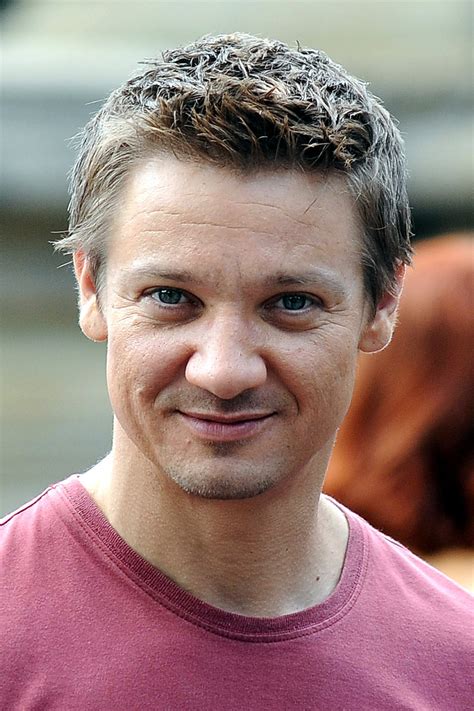 Jeremy lee renner (born january 7, 1971) is an american actor and singer. Jeremy Renner | NewDVDReleaseDates.com