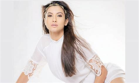 gauhar khan s new gym workout videos will surely give you some fitness goals the indian wire