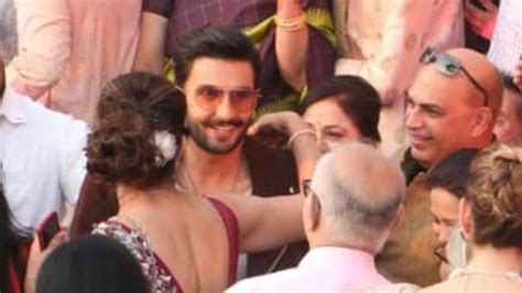 Ranveer Singh Gatecrashes Wedding Blesses The Bride See Pics Video Bollywood Hindustan Times