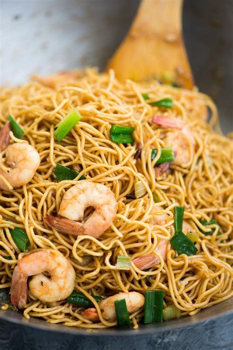 Similar to sliced noodles, the ingredients are simple wheat flour and water, but how they the noodles have a natural shrimp flavor so the most common cooking method just involves boiling them, while maybe adding soy sauce after. ASIAN SHRIMP GARLIC NOODLES in 2020 | Easy dinner recipes ...