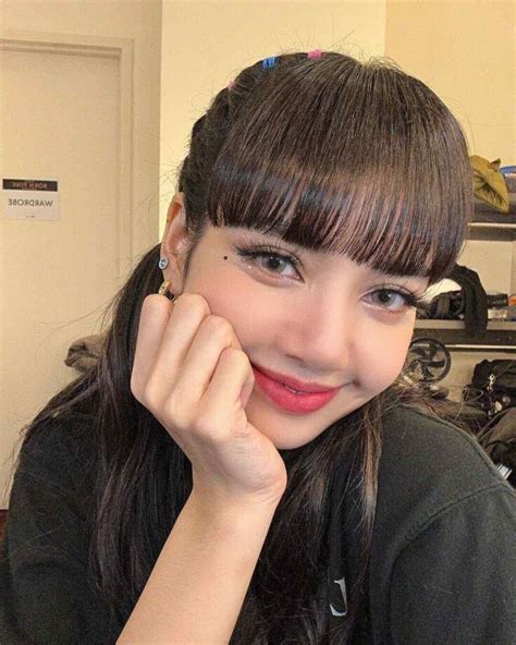 Check Out Blackpinks Lisa Shares Adorable Selfies On Instagram In