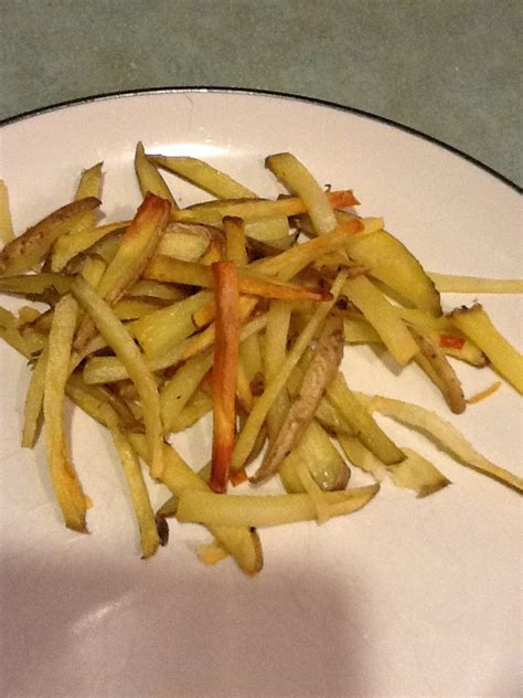 Cheese fries may be your secret indulgent snack, but you may be getting more calories than you realize. 120 Calorie French Fries!! | Chasing Supermom