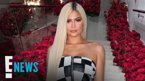 Kylie Jenner Surprised By House Filled With Roses E News Youtube