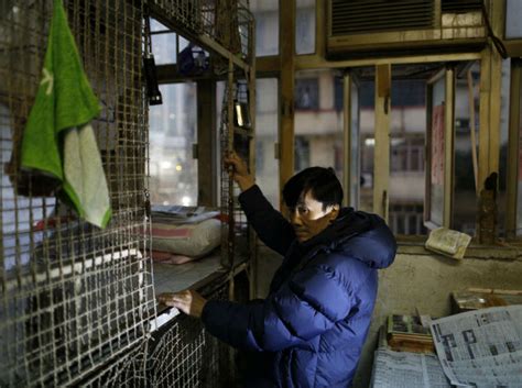 En China Los Pobres Viven En Jaulas De Apenas Metros Cuadrados