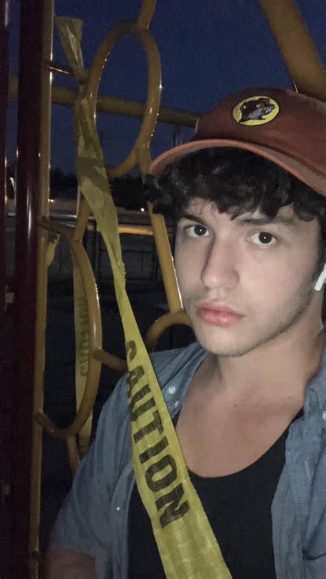 (M17) Do I look like a good person to talk to? I’ve decided to try