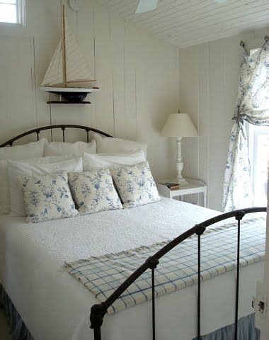 The bedroom is a place where you spend a lot of time, so make sure it's a place where you feel calm and relaxed. 9 Cozy Coastal Beach Cottage Bedroom Design Ideas | Costal ...