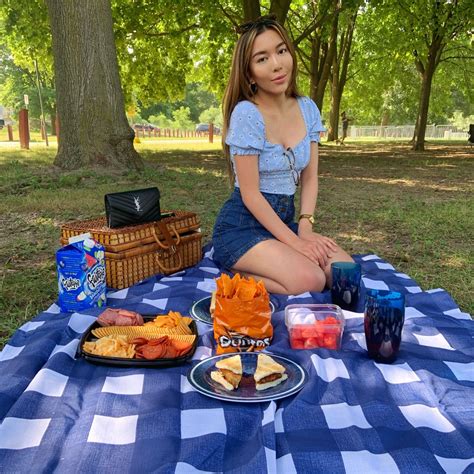 98 Aesthetic Picnic Outfit Ideas Iwannafile