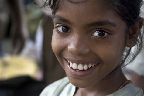 Why Dont People Smile In India Good News Unlimited