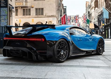 The bugatti chiron is meant to be the strongest, fastest, most luxurious and exclusive serial supercar in the world. Bugatti Chiron Pur Sport 2021 - Plus de rigidité et plus d ...